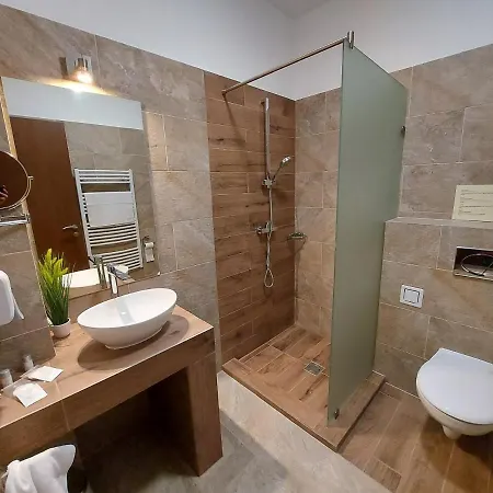 Ven Diofa De Lux Panzio B&B 4*