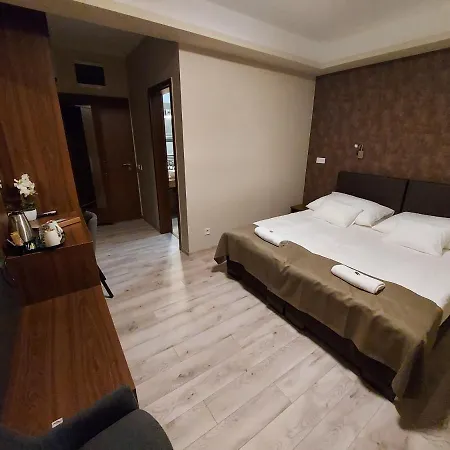 Vén Diófa De Lux Panzió Bed and breakfast 4*