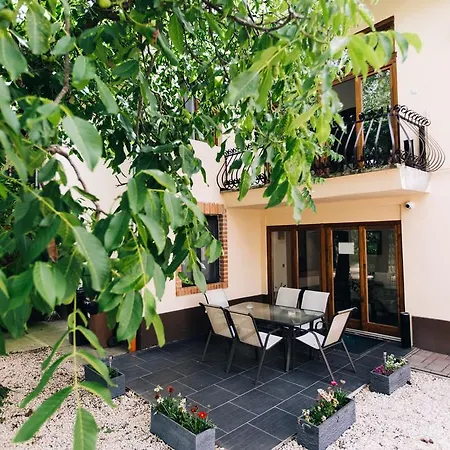 Ven Diofa De Lux Panzio B&B