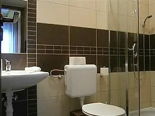 Vén Diófa De Lux Panzió 4* Szeged