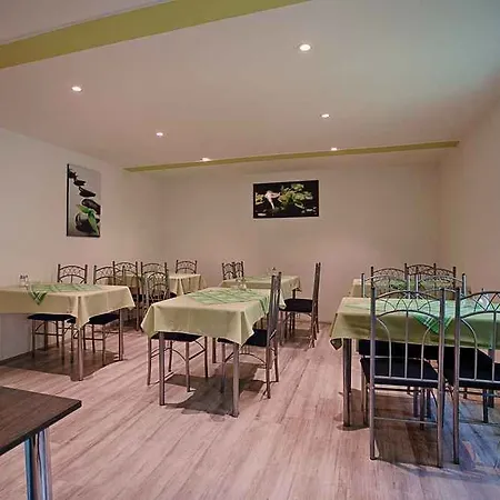 住宿加早餐酒店 Ven Diofa De Lux Panzio 4*